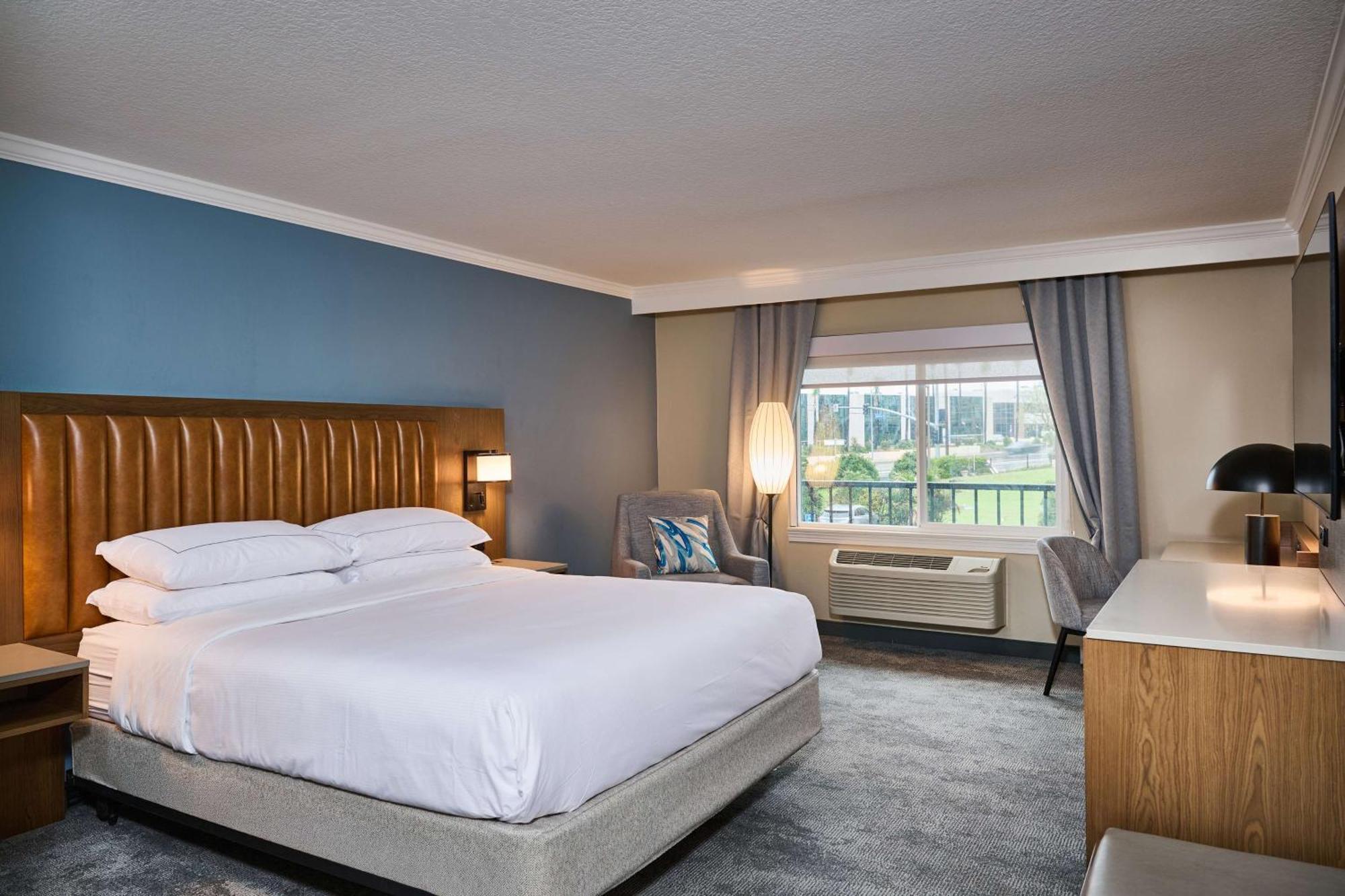 Doubletree By Hilton Chatsworth Los Angeles Exteriör bild