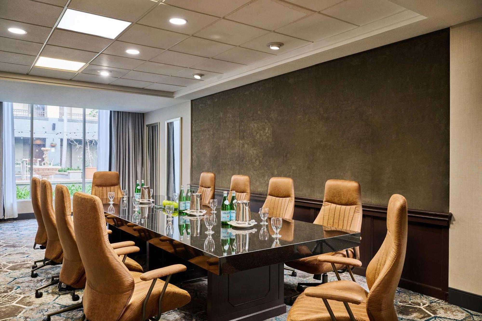 Doubletree By Hilton Chatsworth Los Angeles Exteriör bild